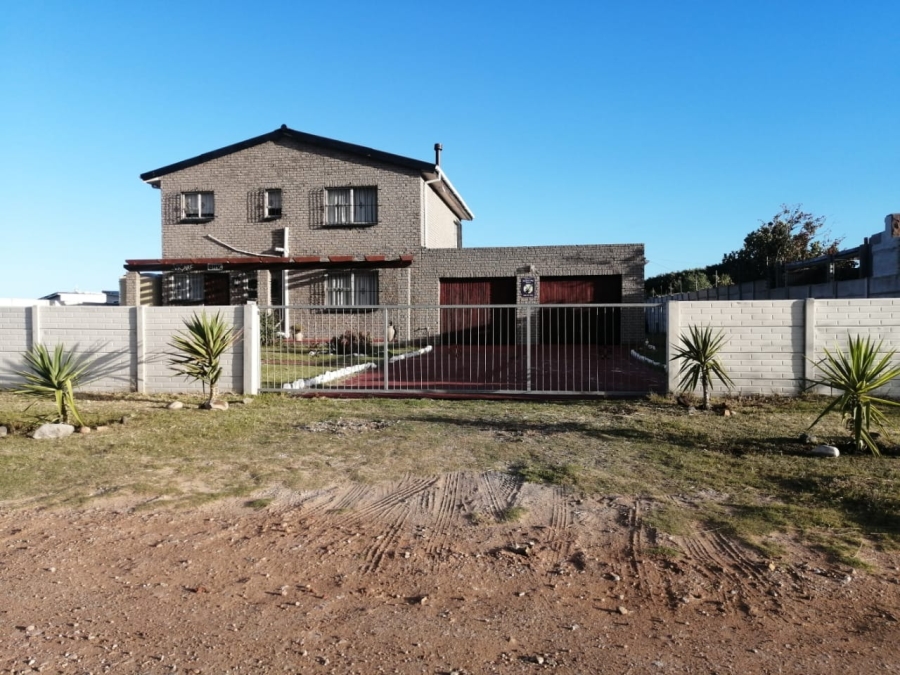 To Let 4 Bedroom Property for Rent in Bettys Bay Western Cape